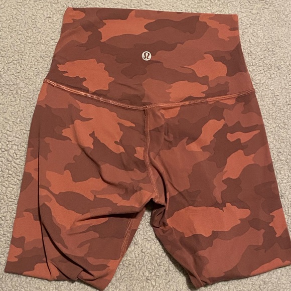 Align HR Crop 21” - Picture 2 of 3